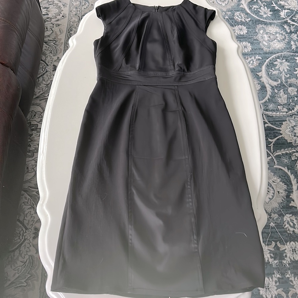 Basic sheet dress with satin in-front